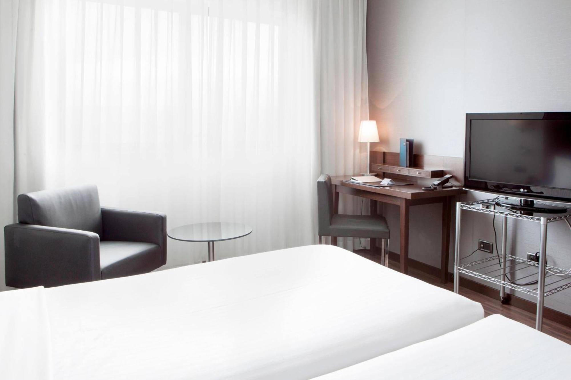 Ac Hotel Gijon By Marriott Buitenkant foto