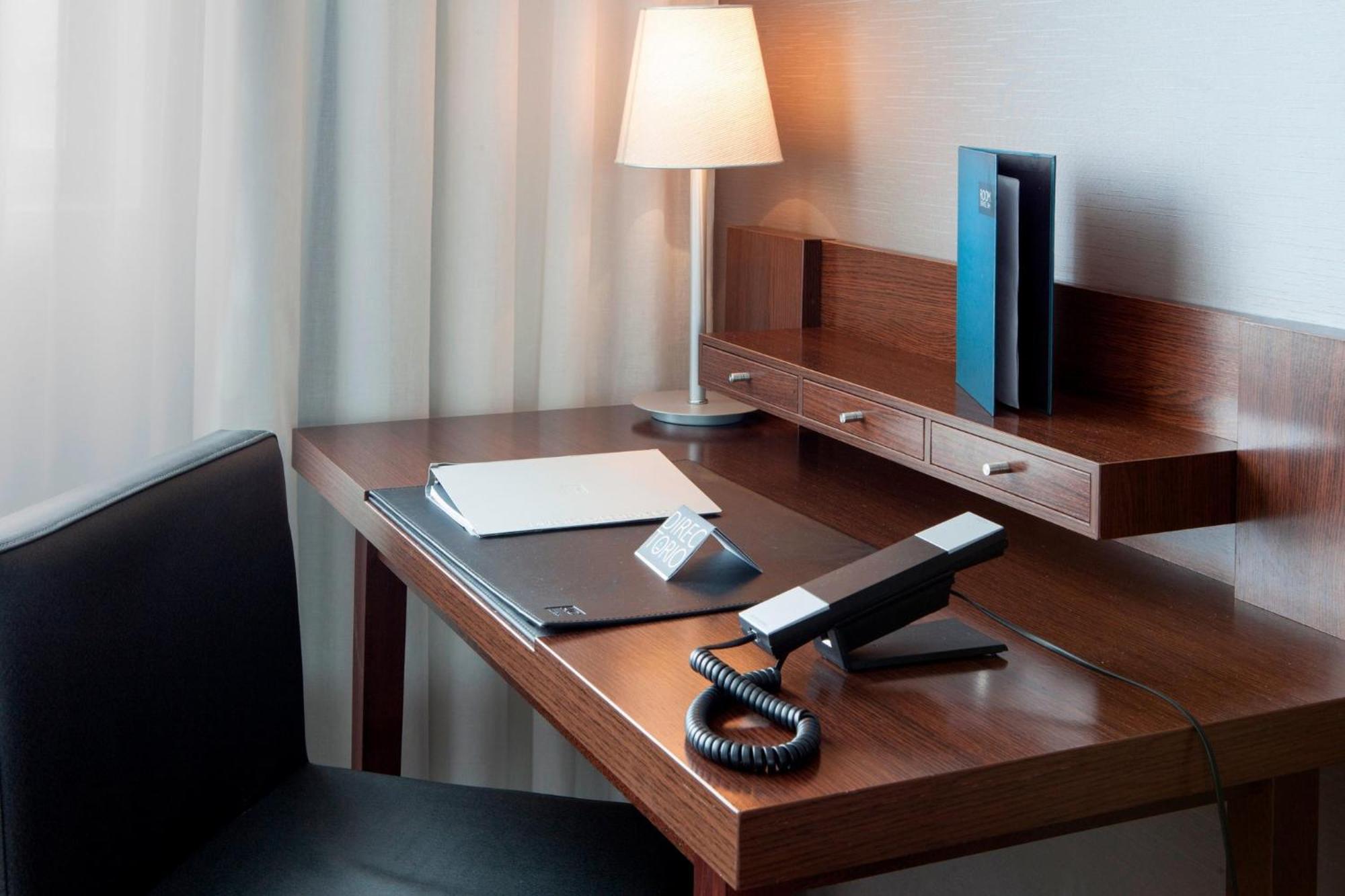 Ac Hotel Gijon By Marriott Buitenkant foto
